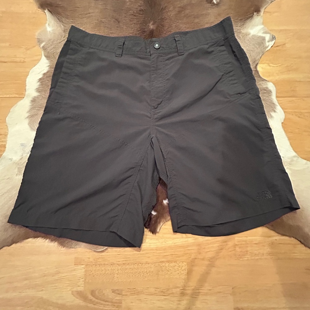 The North Face Men's Flat Front Shorts in Dark Grey